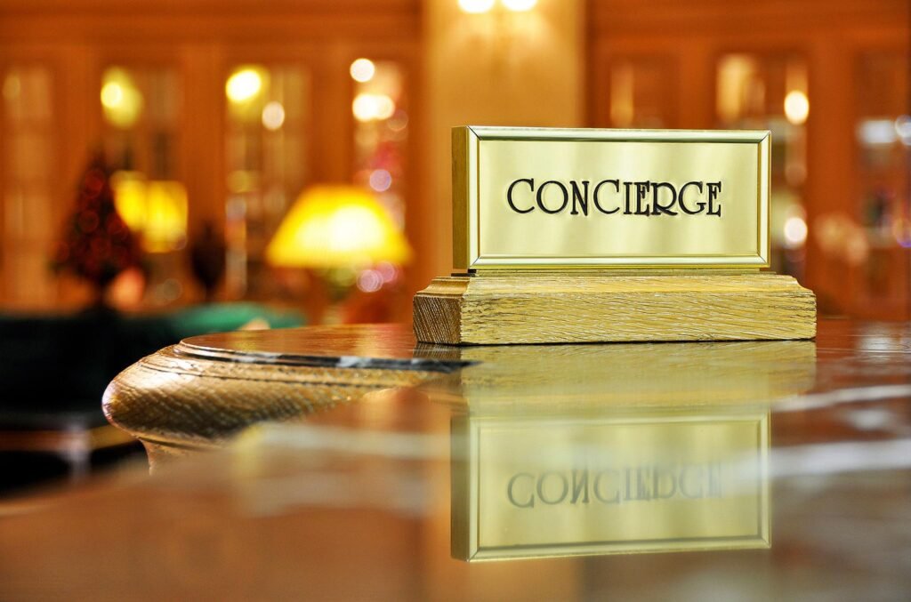artificial intelligence vs human concierge comparison
